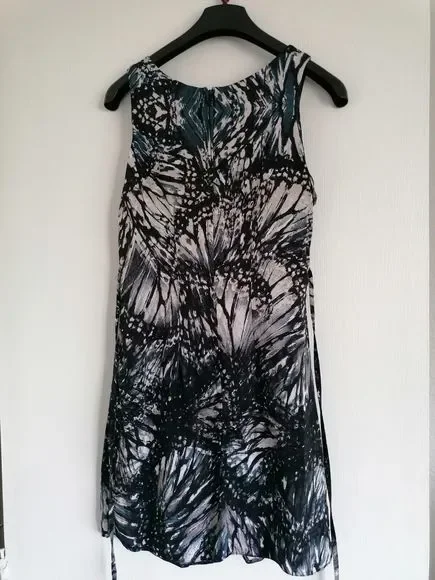 Dorothy Perkins Top Grey White Beading Round Neck Pretty - Picture 3 of 8